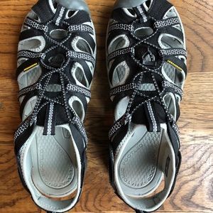 Keen whisper woman’s size 8.5
